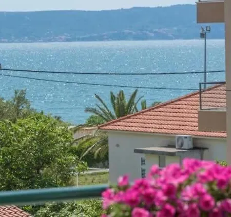 Barbara With Heated Pool Apartament Kaštela