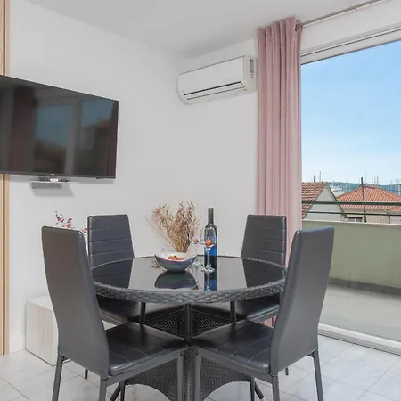 Apartament Barbara With Heated Pool