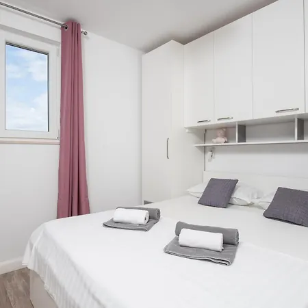 Apartament Barbara With Heated Pool *