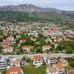 Barbara With Heated Pool Διαμέρισμα Kaštela