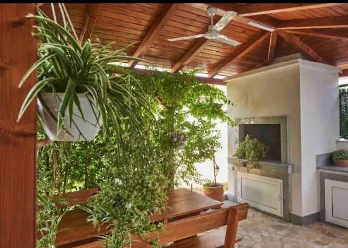 Barbara With Heated Pool Apartment *