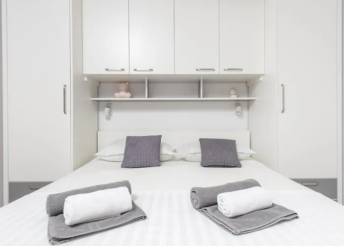 Barbara With Heated Pool Kaštela