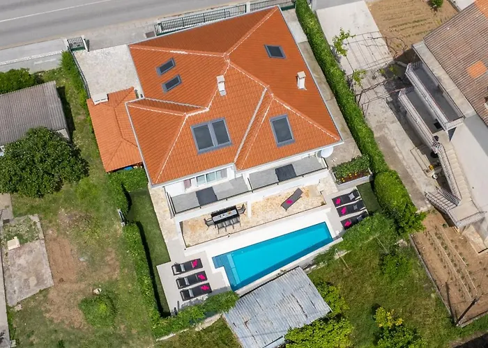 Barbara With Heated Pool * Kaštela