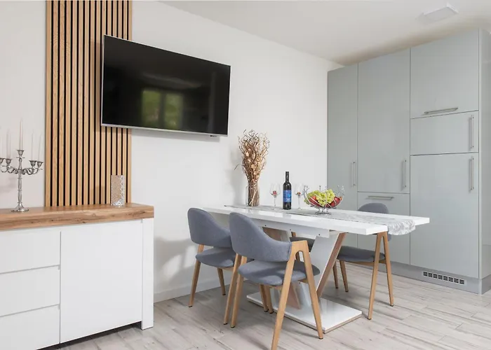 Barbara With Heated Pool Apartment Kaštela