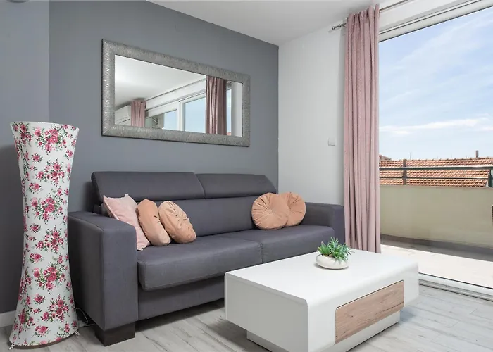 Barbara With Heated Pool Apartment *