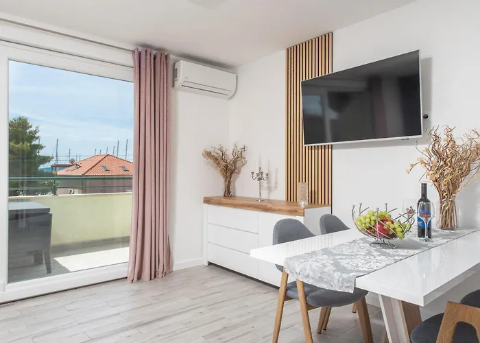 Barbara With Heated Pool