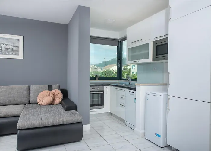 Barbara With Heated Pool *