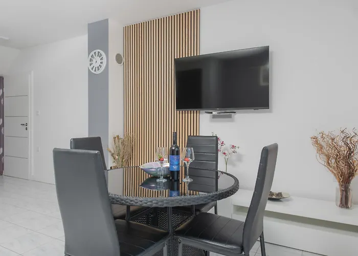 Barbara With Heated Pool