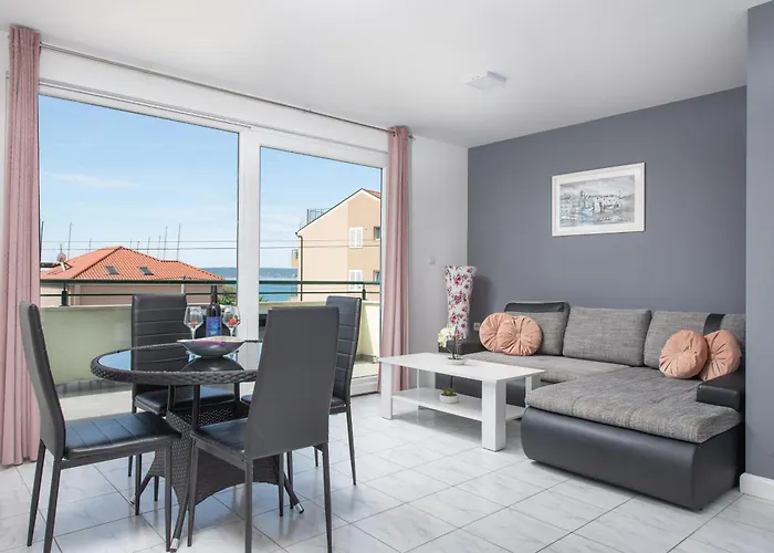 Apartment Barbara With Heated Pool